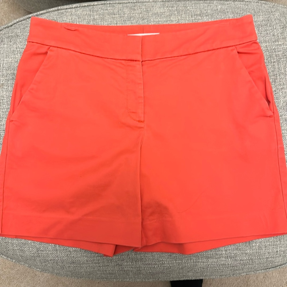 Loft riviera short 6” inseam size 4